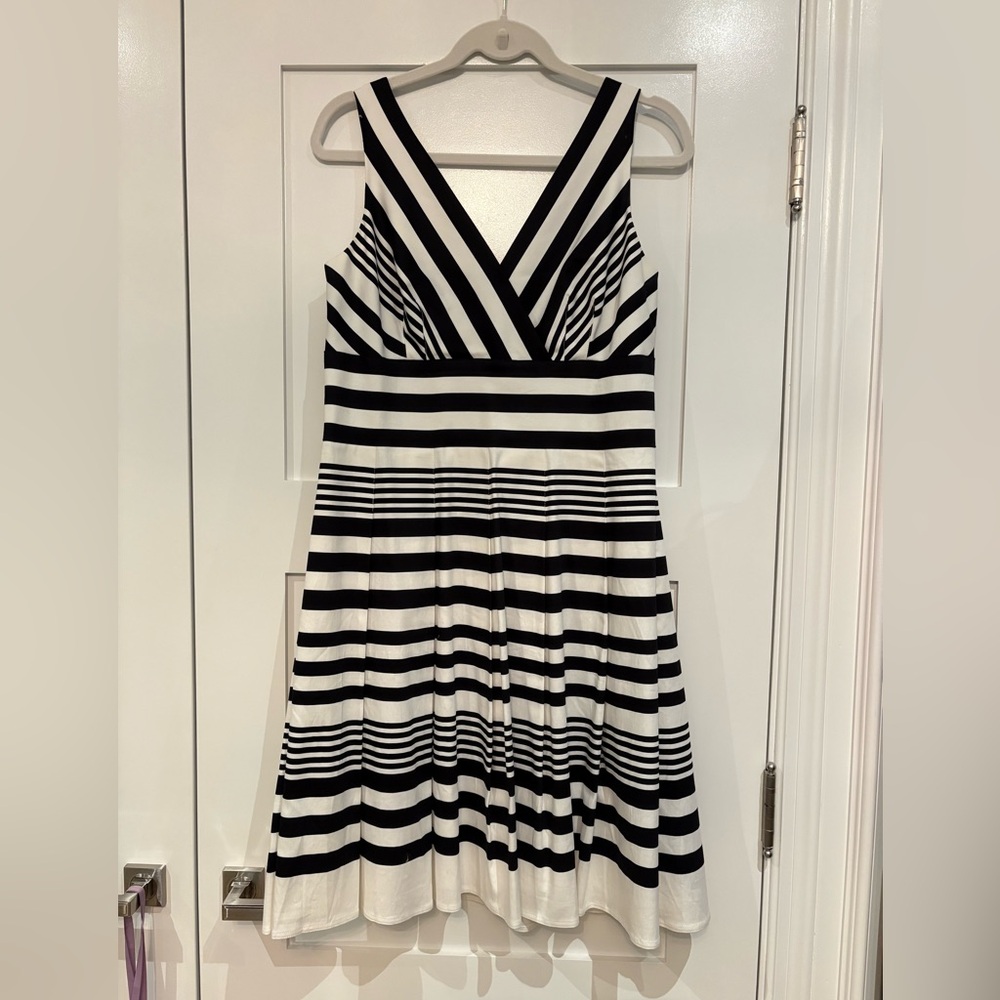 White House Black Market Black and White Sleeveless V-Neck Midi Dress